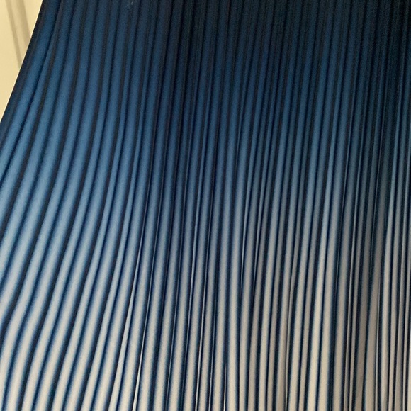 Leo & Ugo Paris Blue Ombré Pleated Skirt. Size Small - Picture 6 of 11